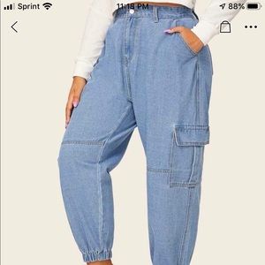 Loose legged high waist jeans for plus size fit